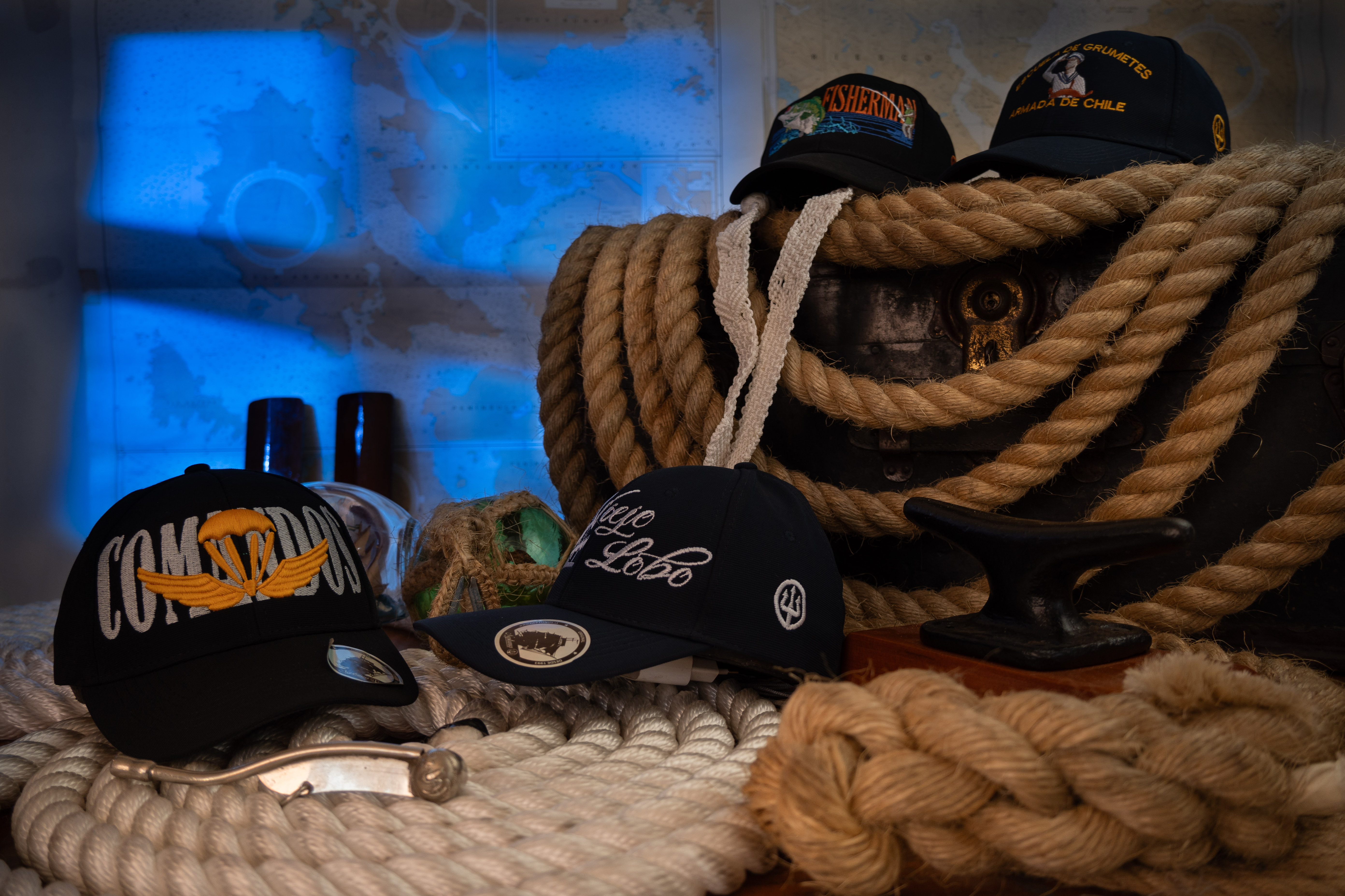 gorros bordados de coleccion en ambiente nautico