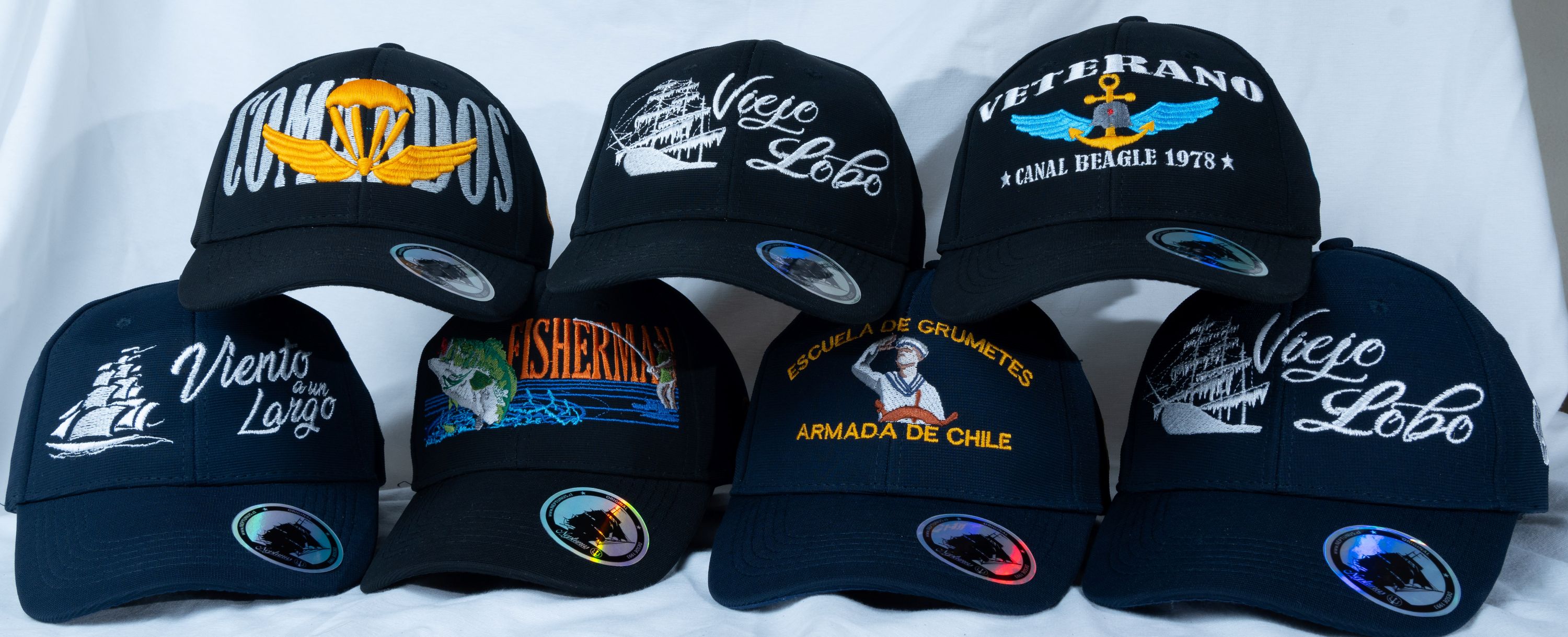 gorros bordados neptunus con motivos nauticos
